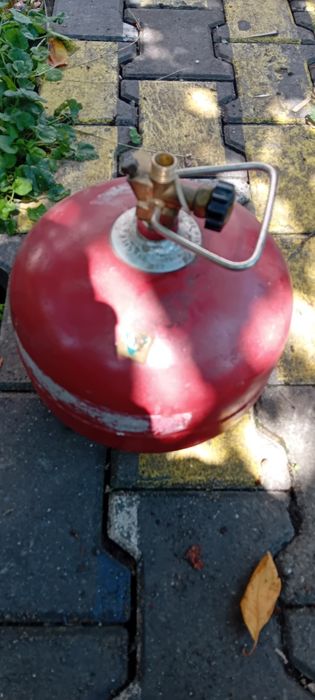 Vand butelie mica(3kg)camping plina cu gpl,recent reincarcate,ca atare predarea vreau sa o fac personal in Brasov nu sa le trimit prin curierat!l