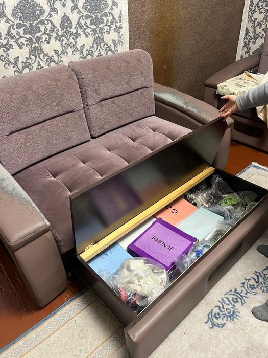 Продам диван тройку