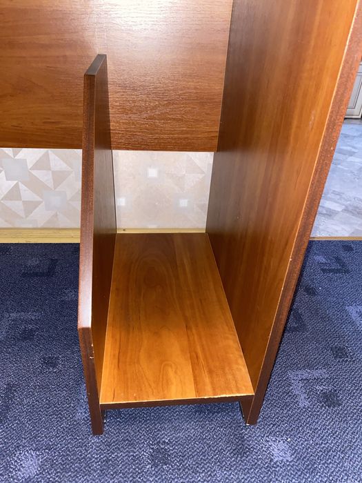 Продам стол за 8000тг