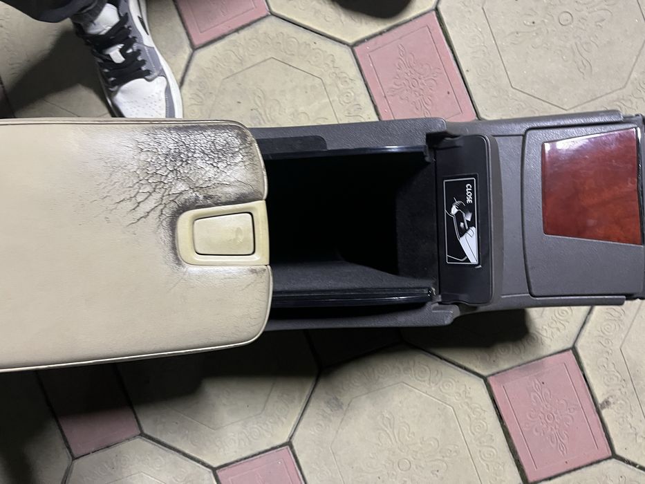 Подлокотник Lexus es 350