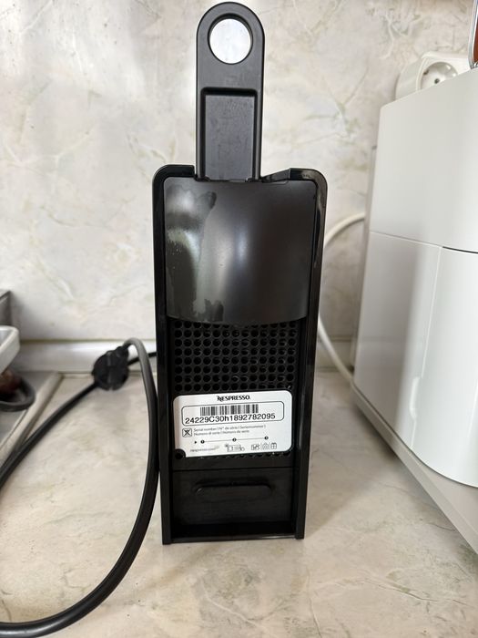 Кафемашина Nespresso Essenza Mini