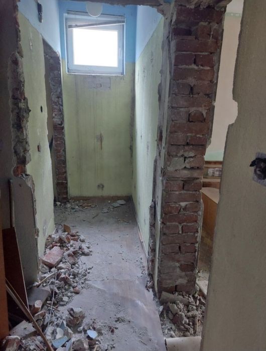 Товаро-разтоварна дейност,транспортни услуги ,транспорт с бус