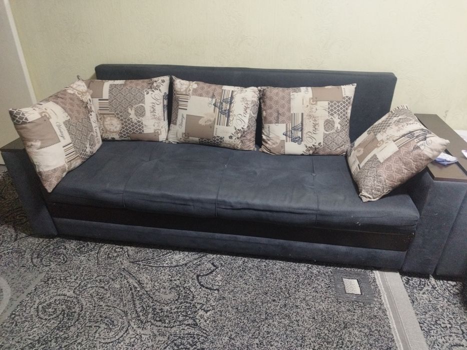 Продам диван обычный