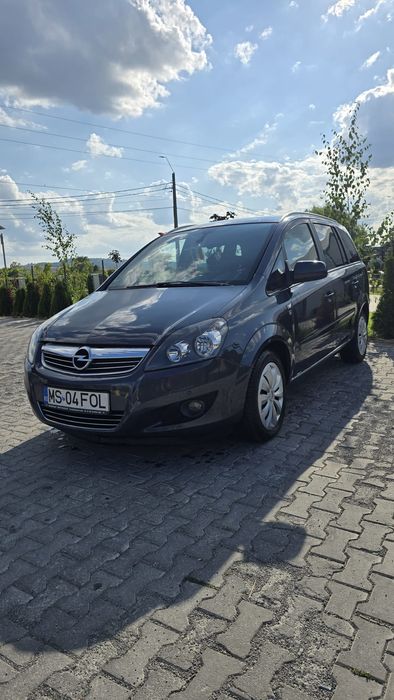 Opel Zafira 7 locuri