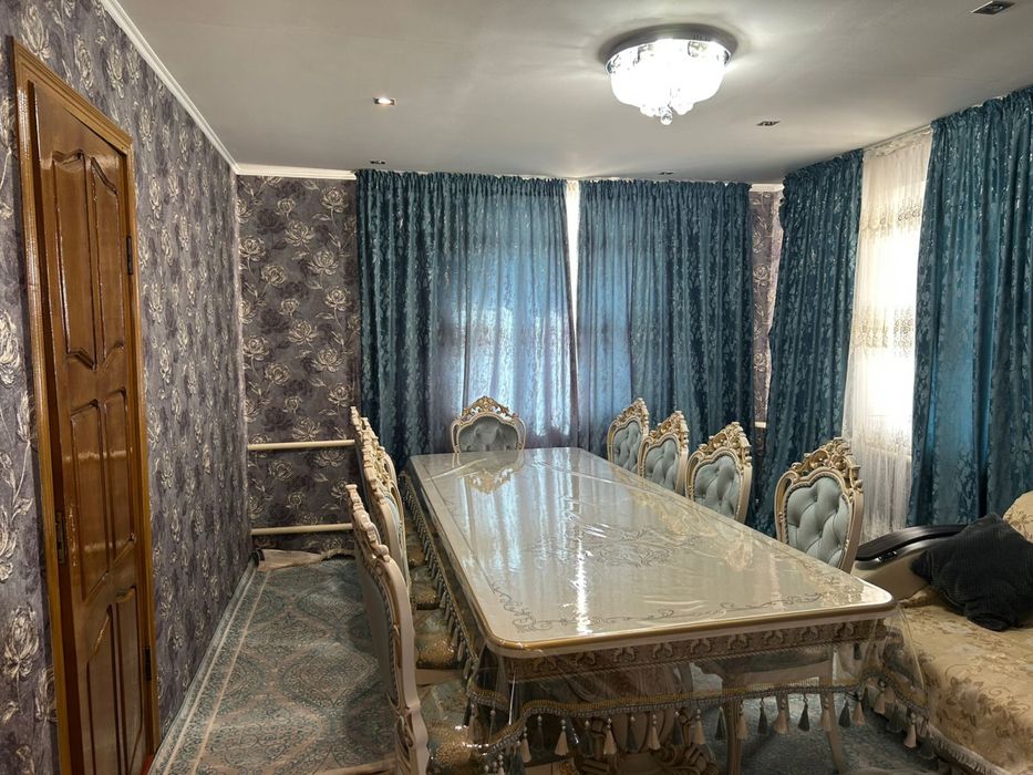 Новый стол со стульями