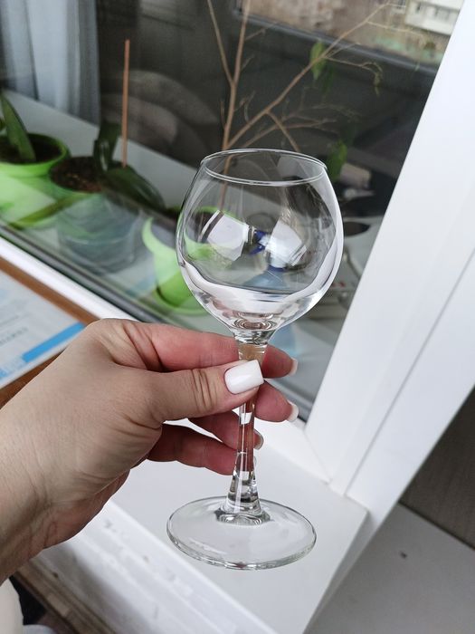 Продам 6 винных бокала