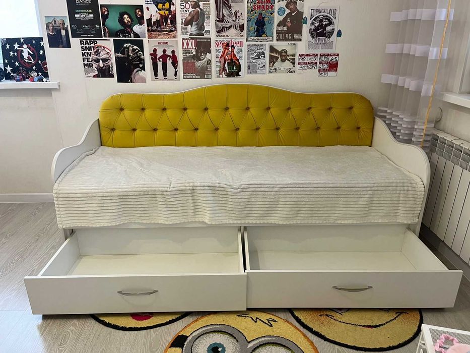 Мебель в комнату для девочки-подростка