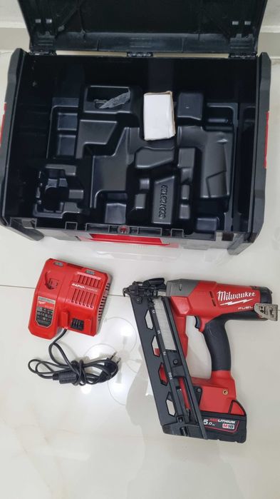 Pistol cuie Milwaukee M18 CN16GA