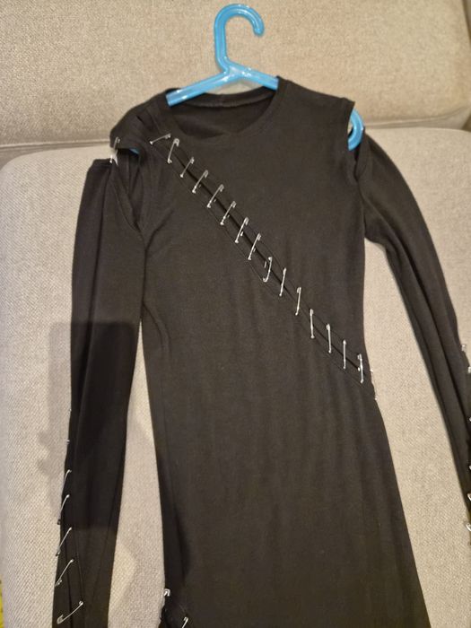 рокля епископ с безопасни игли