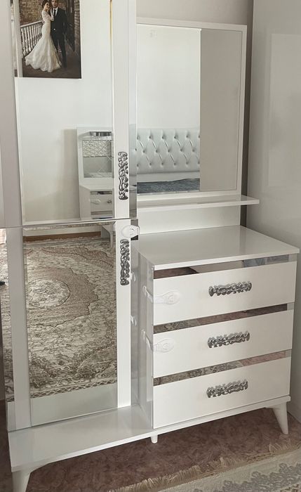 Шкаф купе,комодымен бірге!