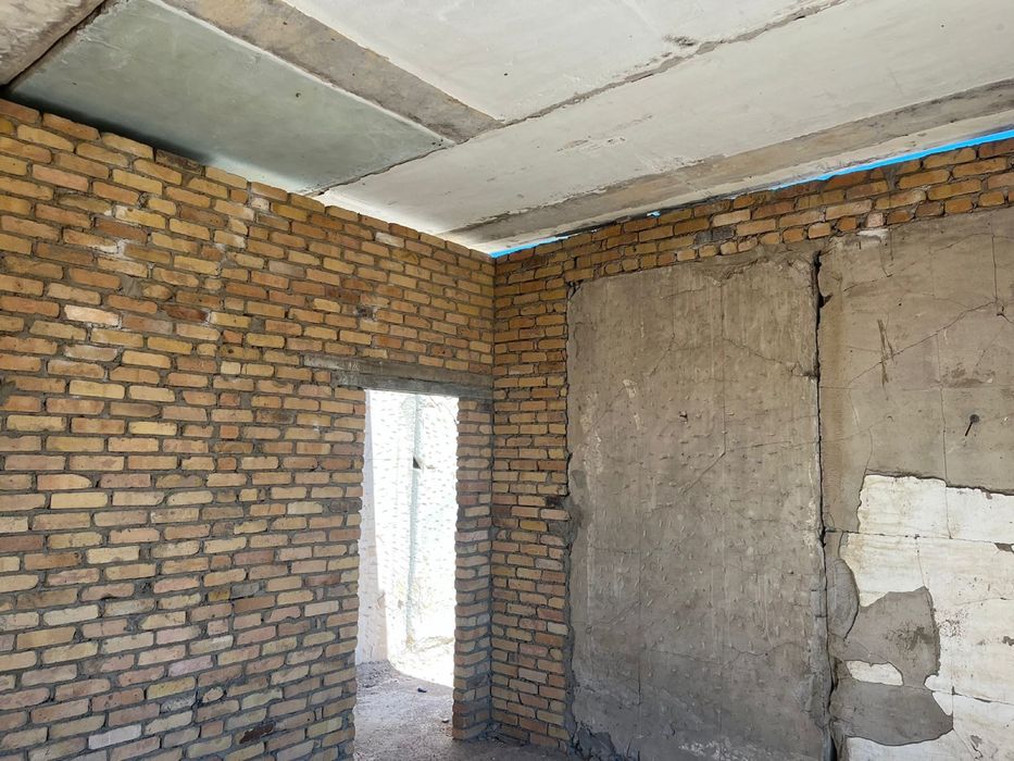 Продается недостроенный коттедж