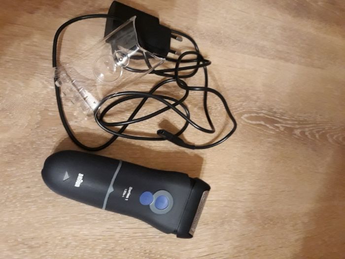 Електрическа самобръсначка Braun 130S 2in1