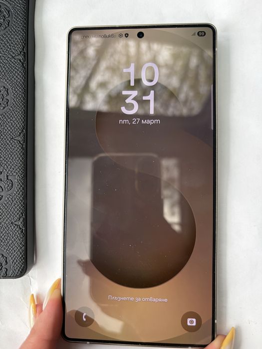 Продавам Samsung S25 ultra 512 gb