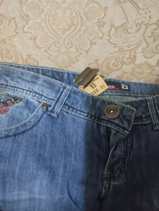 Продам  джинсы новые