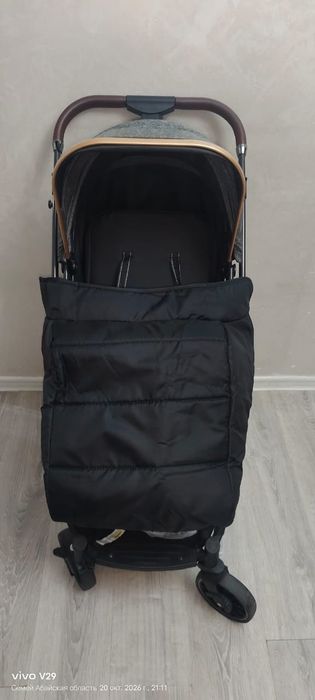 Продам коляску осень-зима