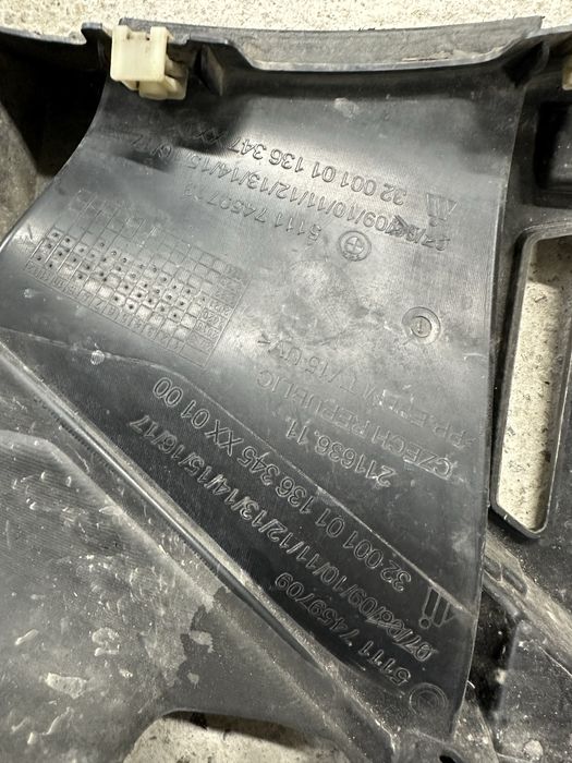 Suporti stânga dreapta  bară față bmw 1.f40.