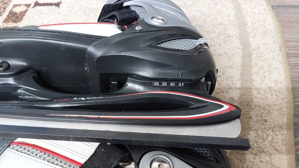 Patine reglabile pentru gheata