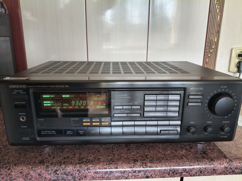 ONKYO.Тунер усилвател.