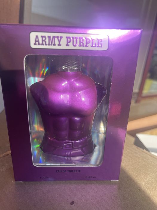 Vand parfum red army englesesc