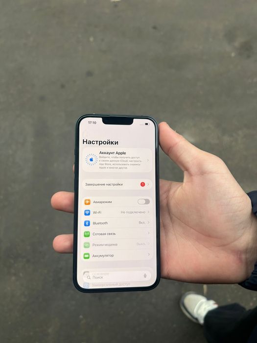 продам 13 айфон.