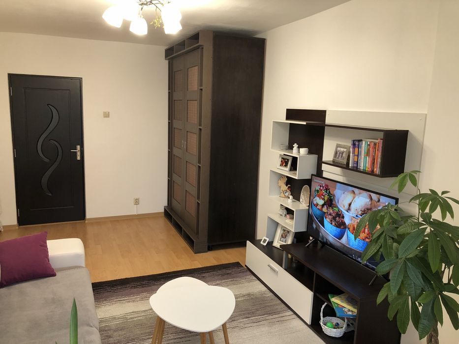 Inchiriez apartament cu 2 camere, Tudor Shoping Citty