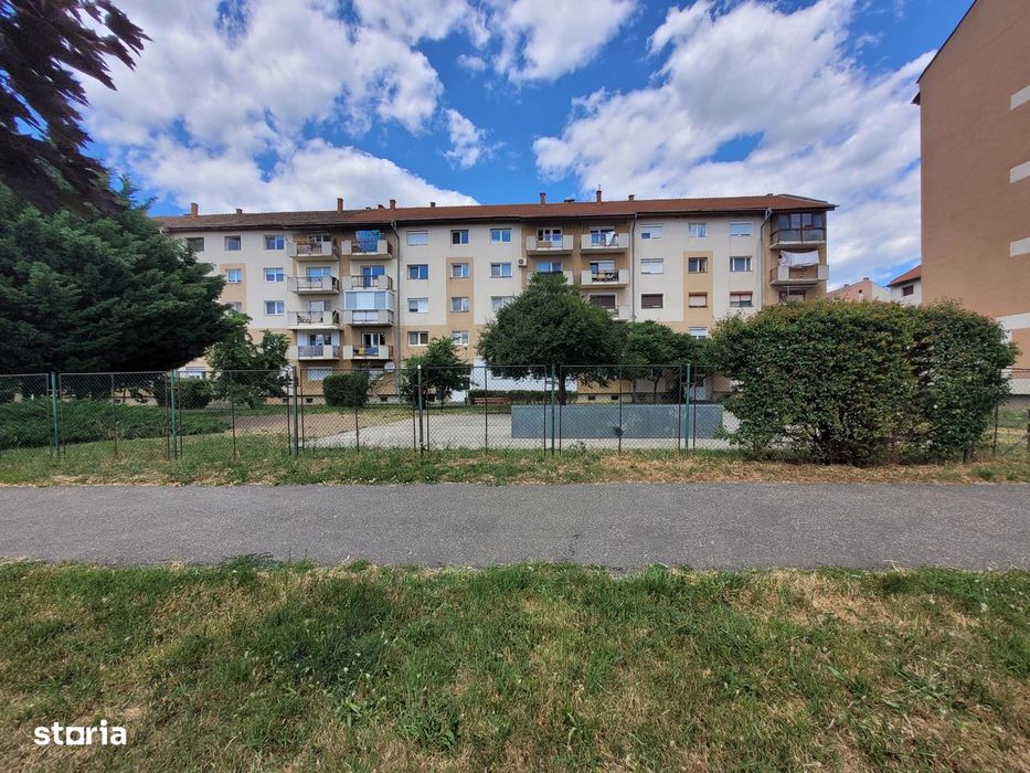 Apartament 3 camere decomandat | Carpați II | Etaj 4