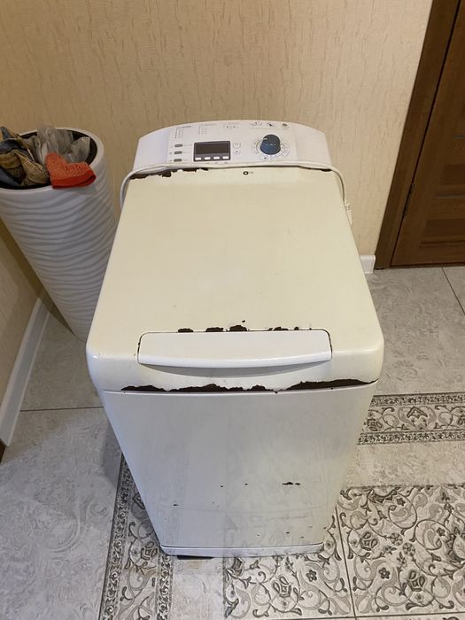 Стиральная машина-Ariston