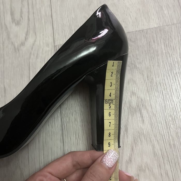 Туфли 2000 тг