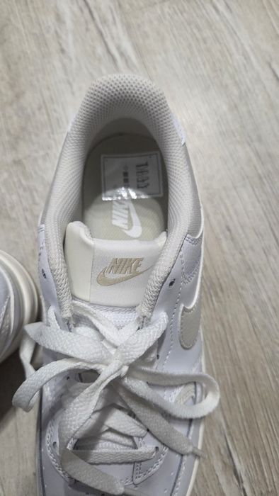 Nike чисто нови маратонки