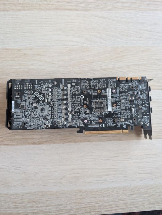 Gigabyte GeForce GTX 1080 Ti 11GB – Stare Foarte Bună, Funcționează Perfect