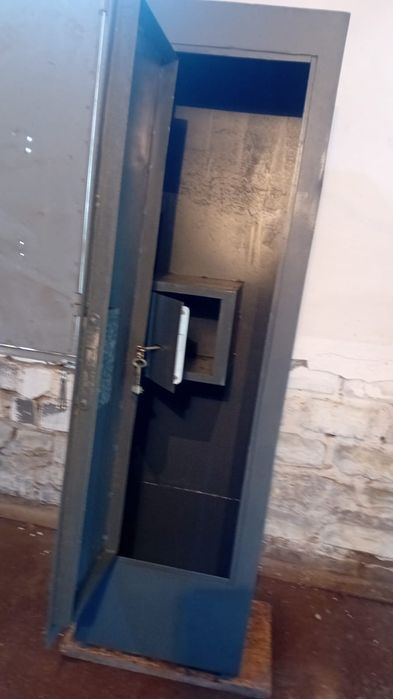 Сейф для ружьё сатылады срочно!