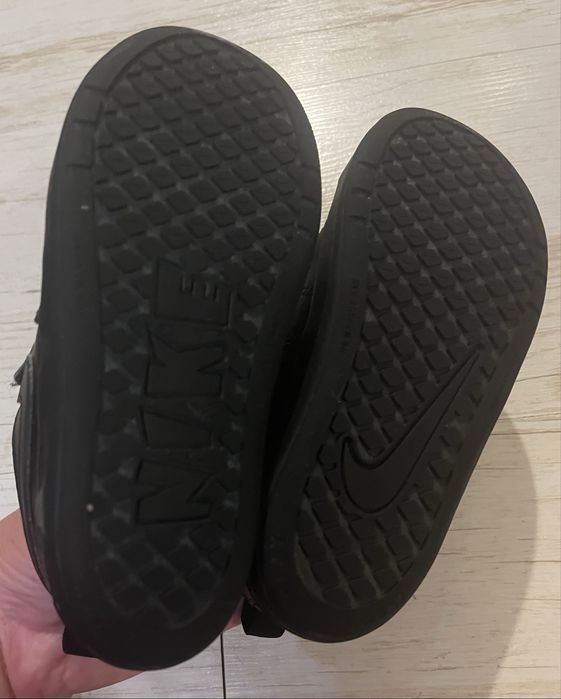 Страхотни обувки NIKE, унисекс 27 номер