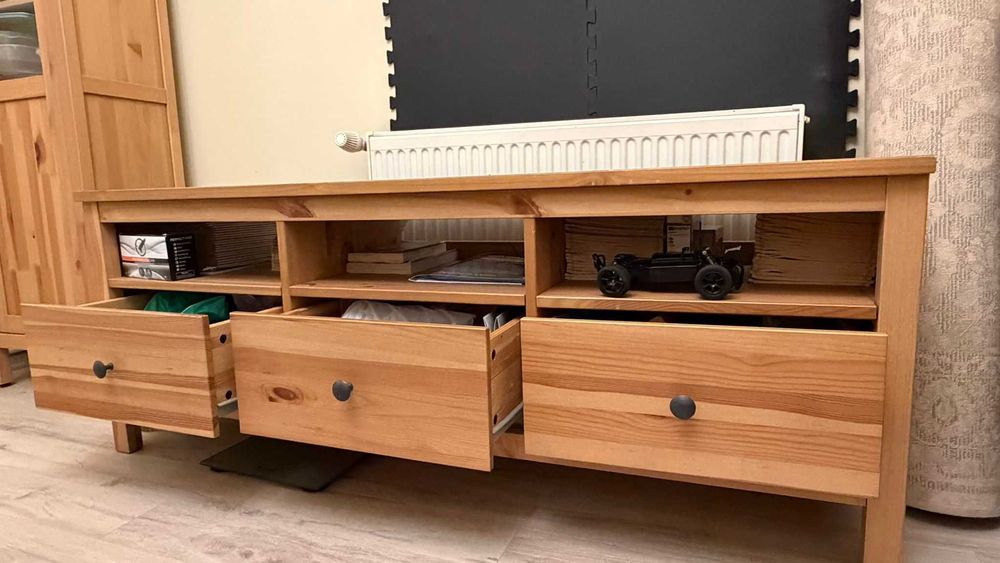 Mobilier Ikea din lemn