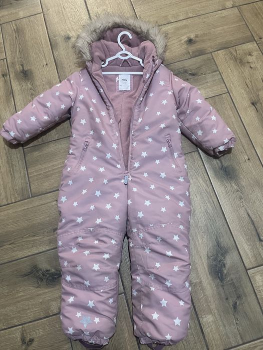 Продаю детский комбинезон на девочку