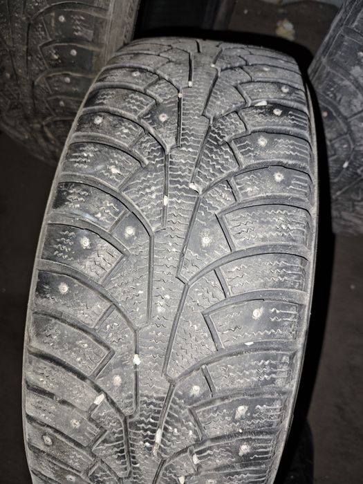 Продам комплект зимних шин