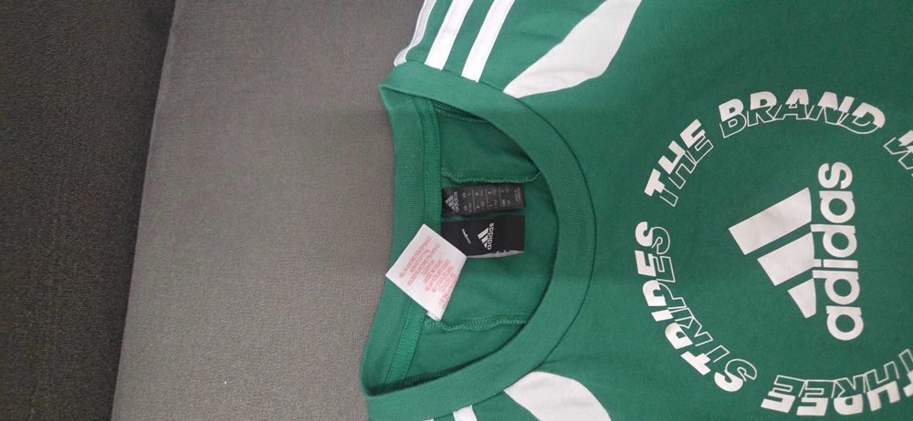 Tricou fete marca Adidas,original,model crop,marimea 9-10 ani,140 cm,stare foarte buna