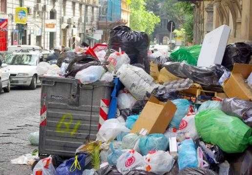 Eliberarea Apartamente, case , curățenie case gradini subsol , eliberare moloz
