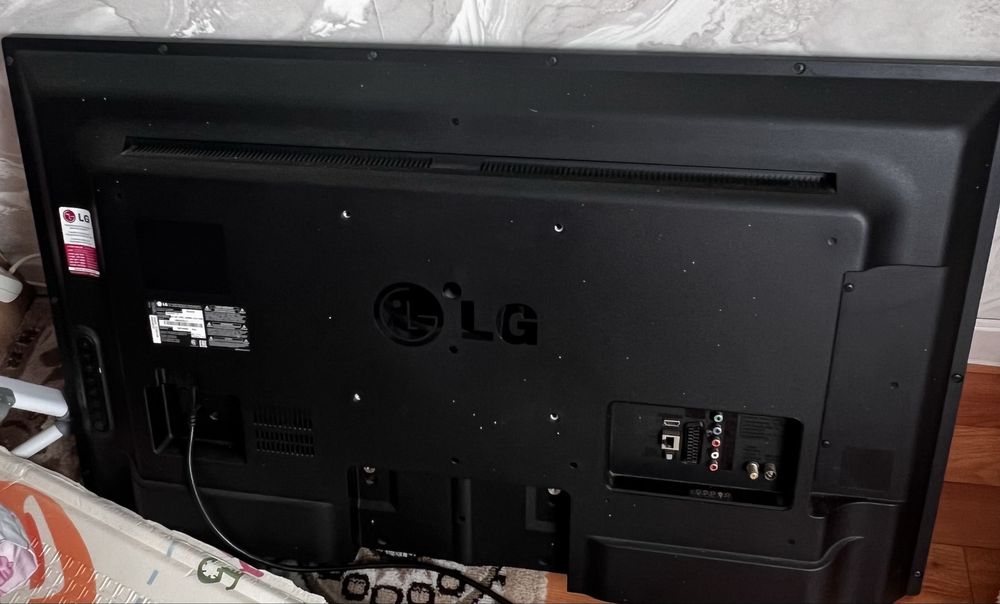 Продам телевизор LG