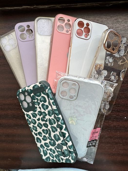 Продам чехлы на айфон 12 про