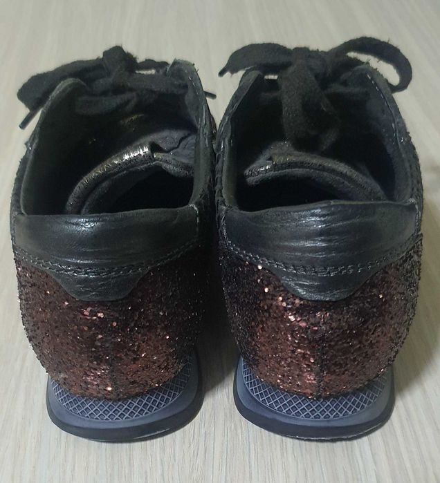 Vând papuci casual din piele naturala marimea 36