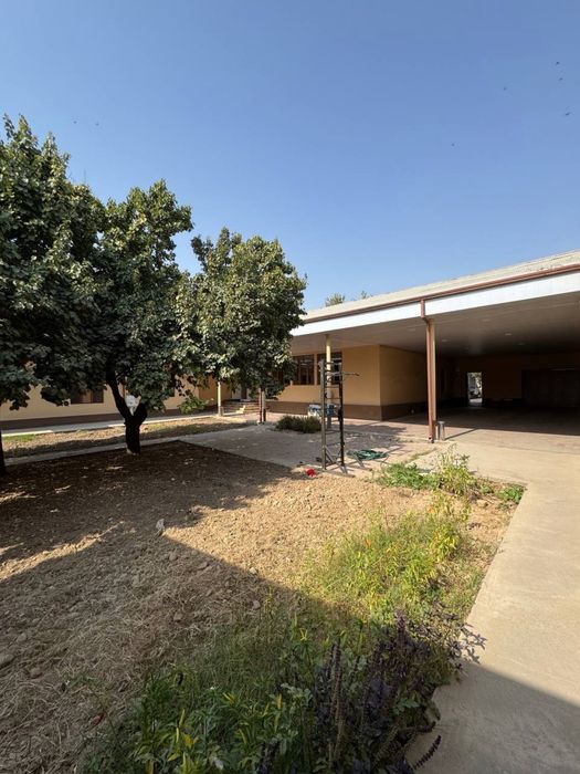 Олмос махаля Рохат евро участок 8соток фасад 27м хороший ремонт