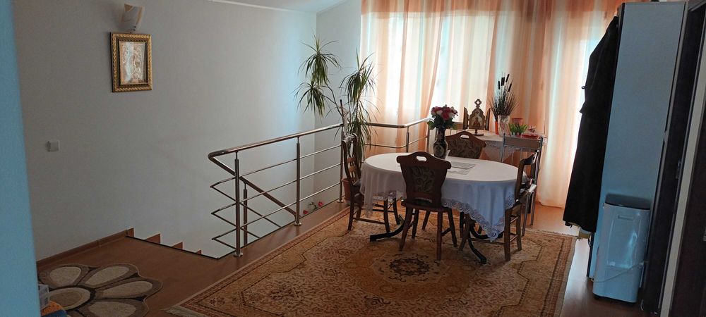 Vilă de vanzare P+E+pod mansardabil