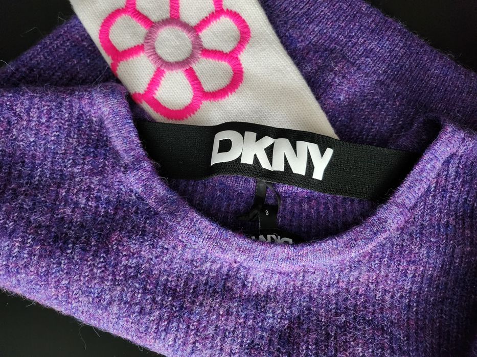 Нов лилав пуловер на DKNY 6-7год.