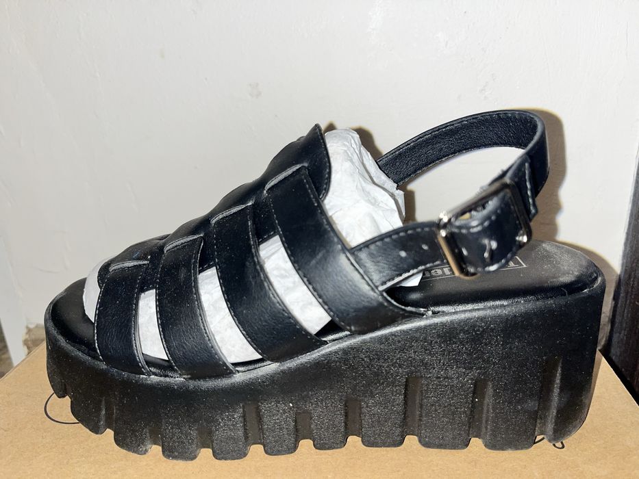 Черни дамски сандали