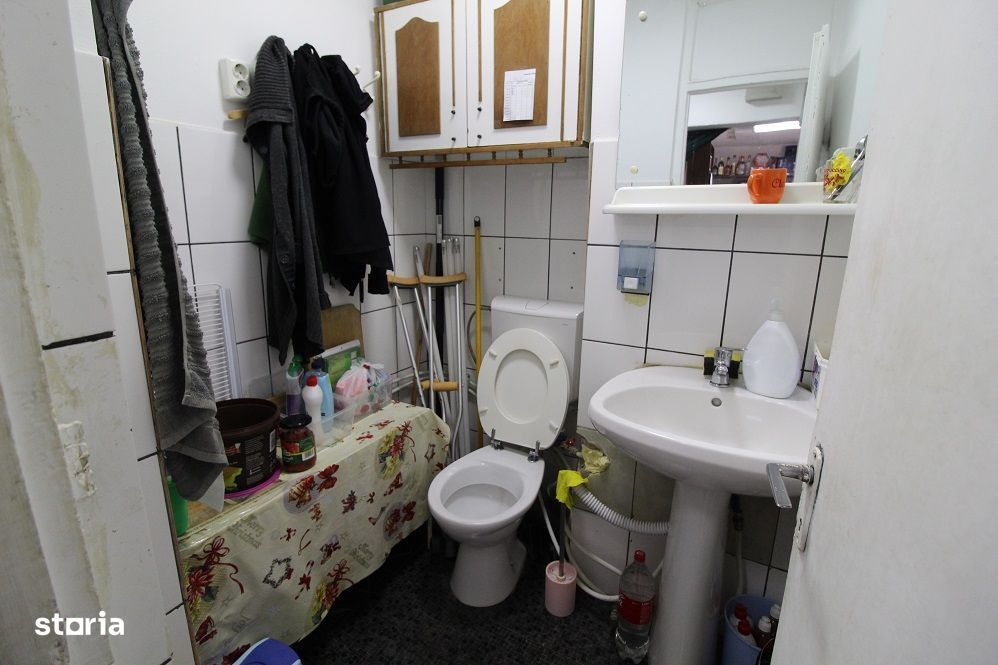 Vând spațiu comercial în Hunedoara, zona Micro 5/2, 64mp