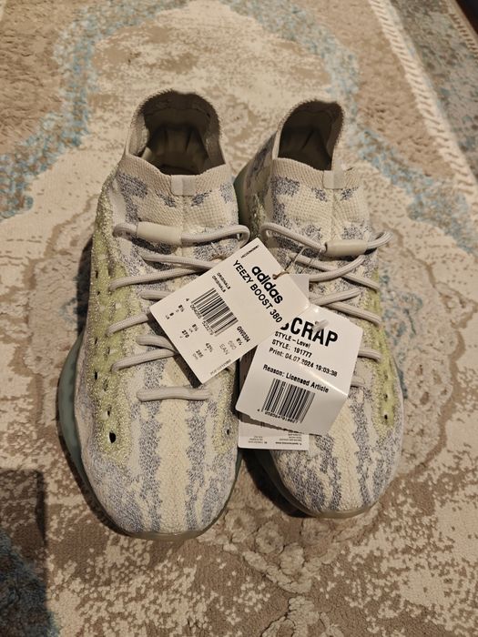 Yeezy Boost 380 nr 42 2/3