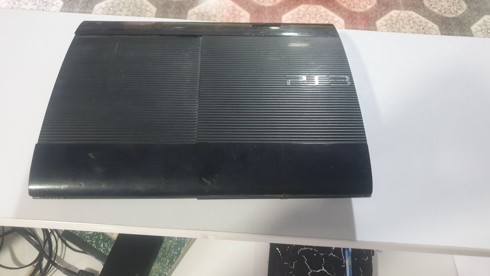 PS3 super slim versiyasi