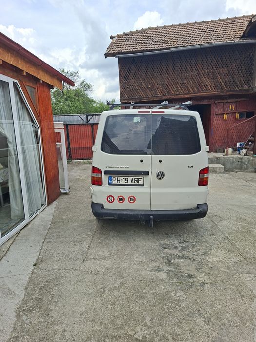 VOLKSWAGEN Transporter