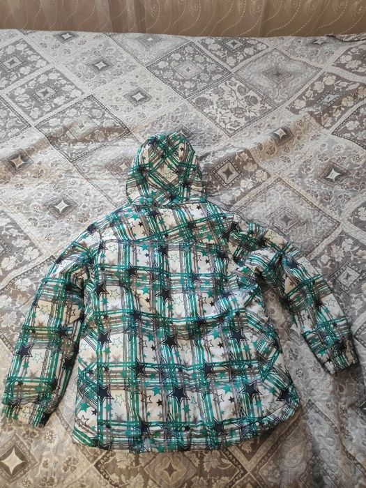 Продавам детско яке 134/140