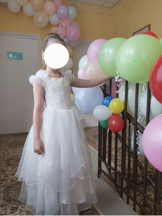Продам платье для девочки